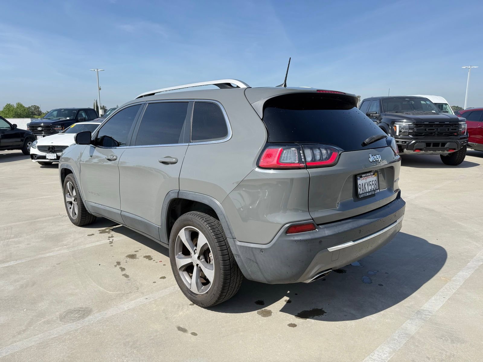 Used 2020 Jeep Cherokee Limited w/ Technology Group image 2