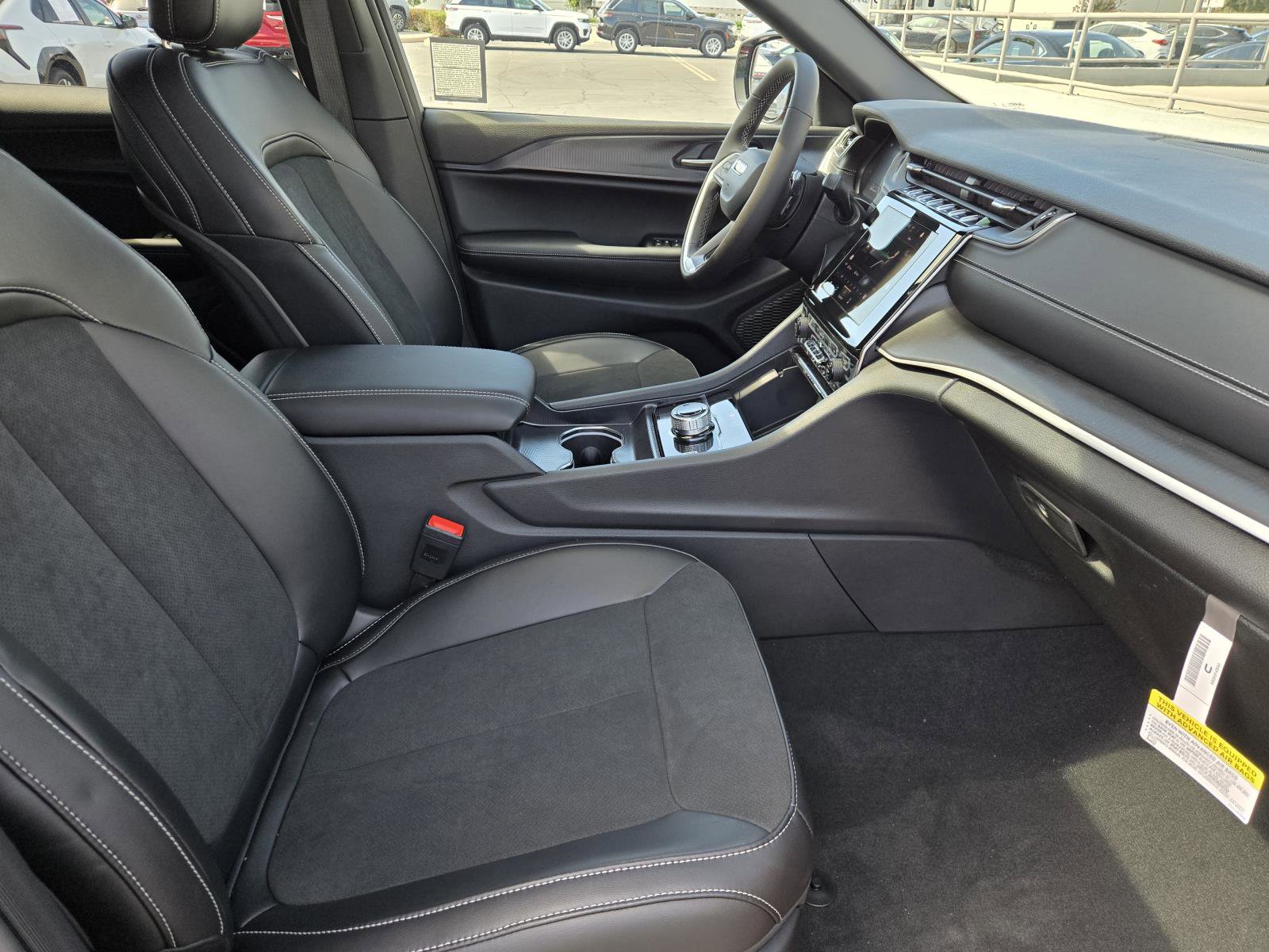 New 2025 Jeep Grand Cherokee L Altitude image 35