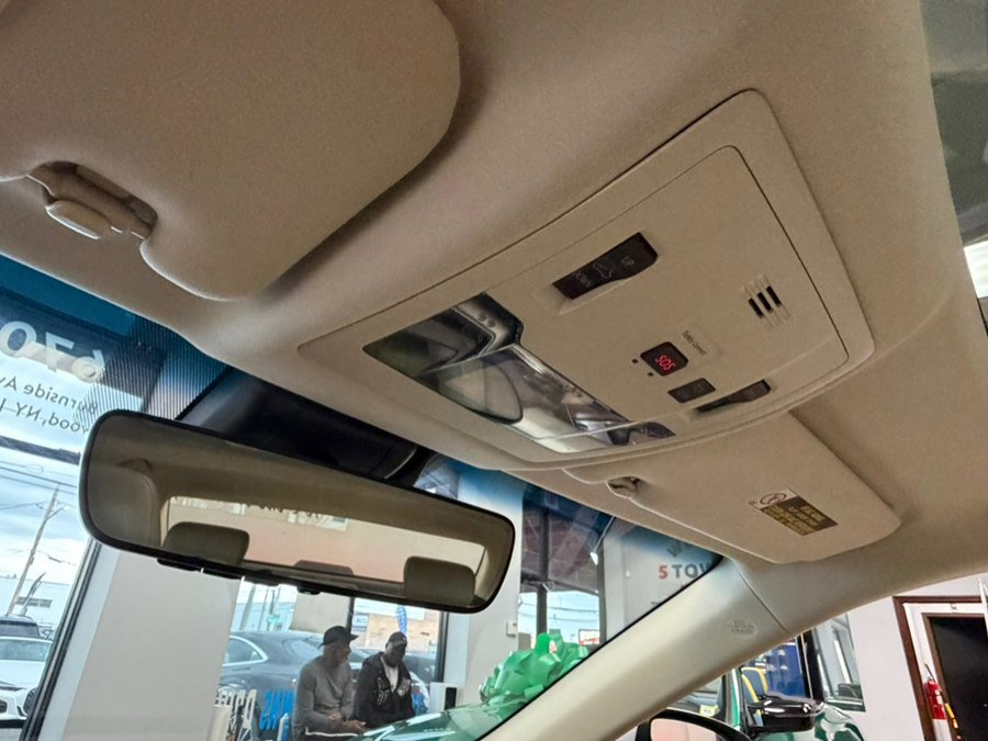 Used 2016 Lexus ES 350 w/ Luxury Package w/Wood Trim image 55