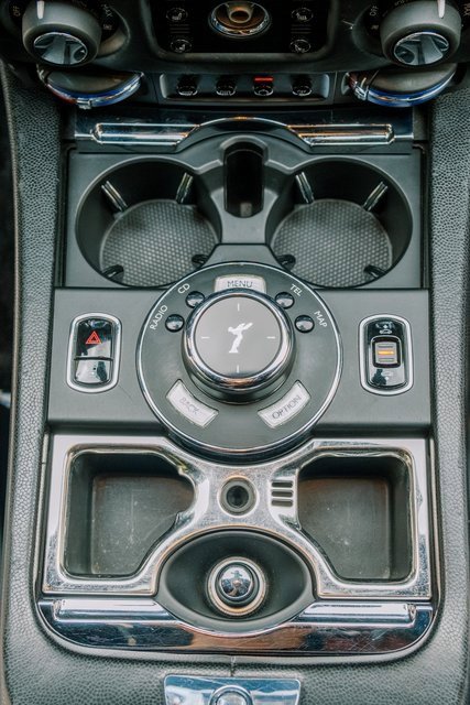 Used 2014 Rolls-Royce Wraith image 12