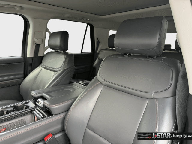 Used 2025 Ford Expedition Active RWD image 11