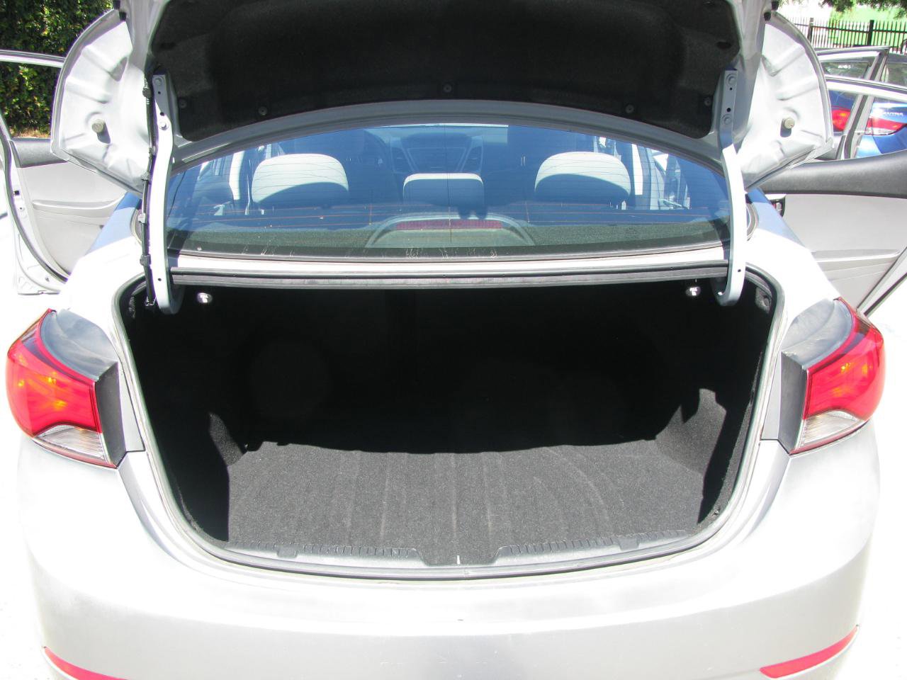 Used 2015 Hyundai Elantra SE FWD image 7