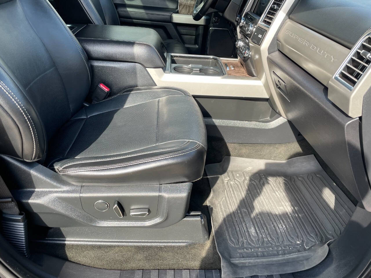 Used 2017 Ford F350 Lariat w/ Lariat Ultimate Package AWD/4WD image 33