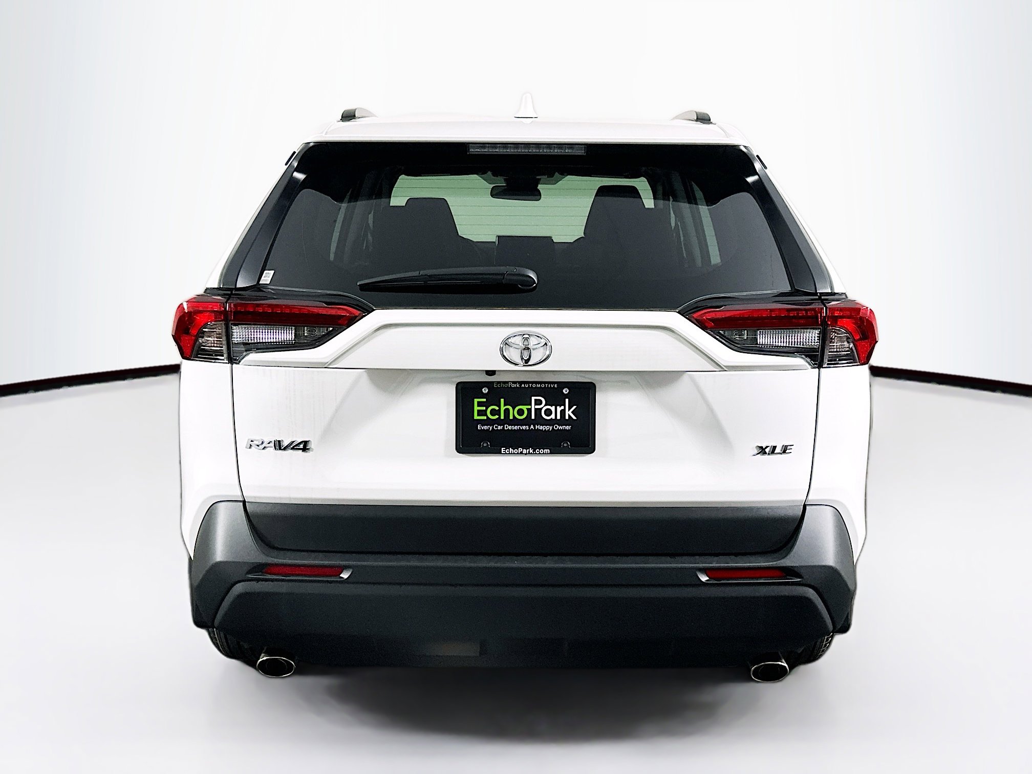 Used 2025 Toyota RAV4 XLE w/ Convenience Package image 7