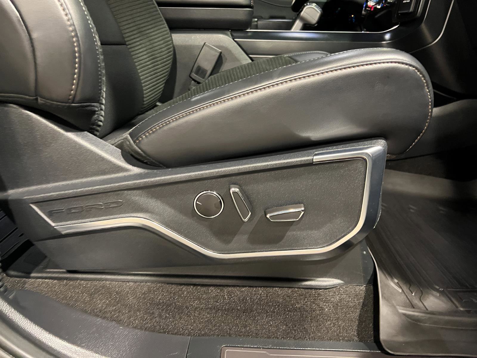 Used 2023 Ford F150 Raptor image 39