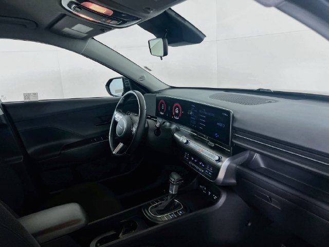 Used 2025 Hyundai Kona SEL FWD image 9