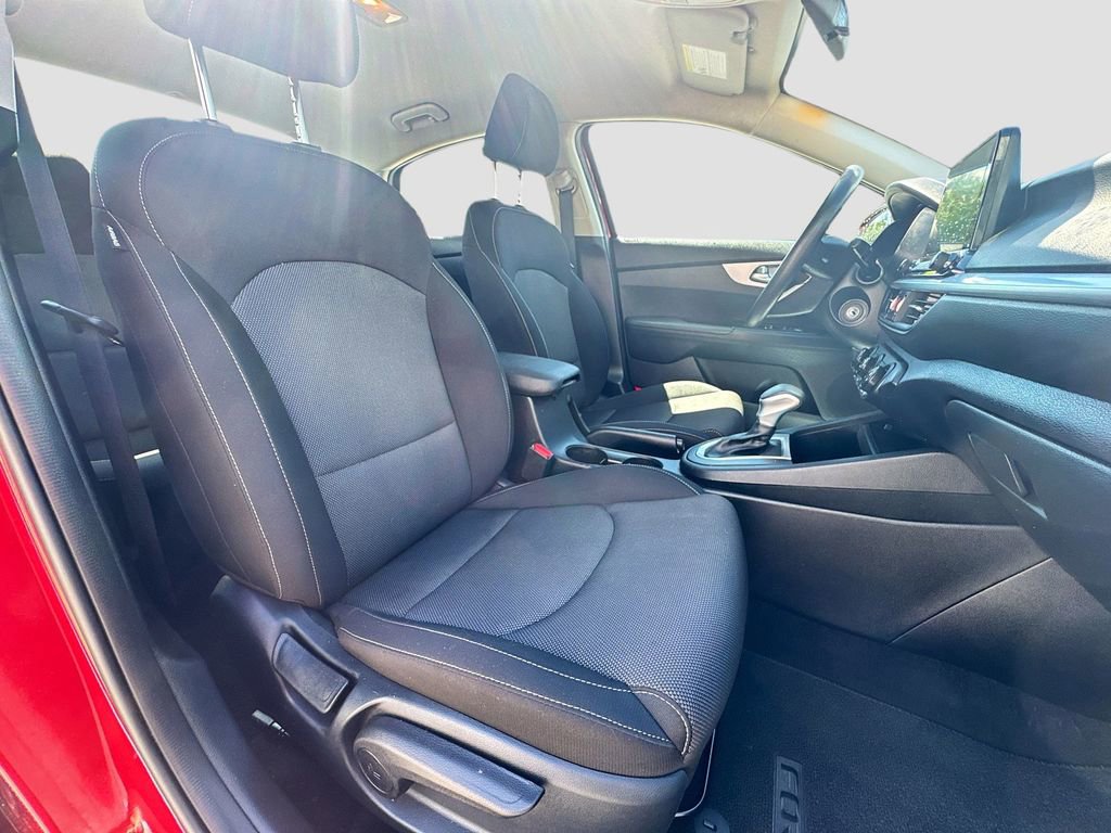 Certified 2024 Kia Forte LXS w/ LXS Technology Package FWD image 28