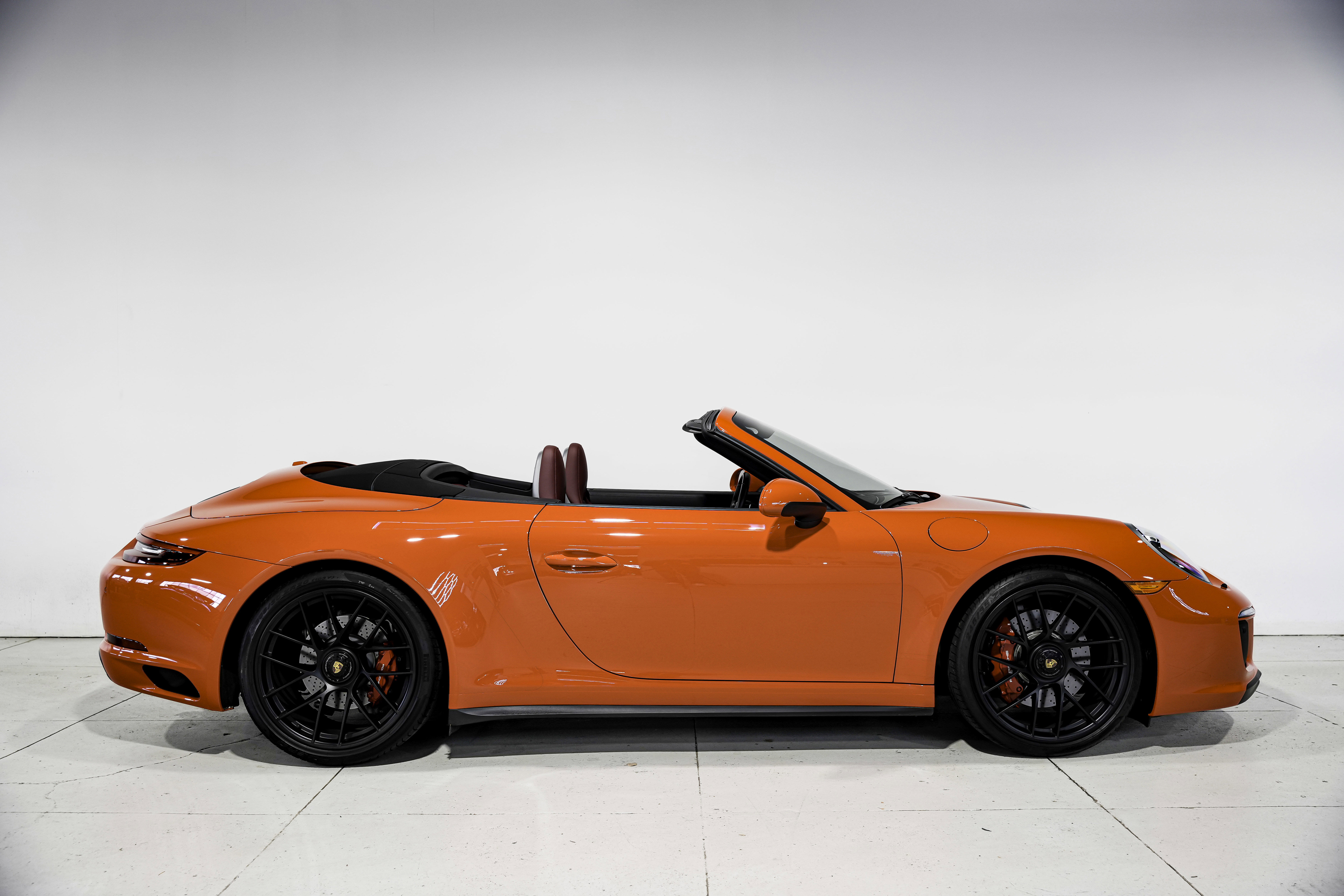 Used 2018 Porsche 911 Carrera GTS image 2