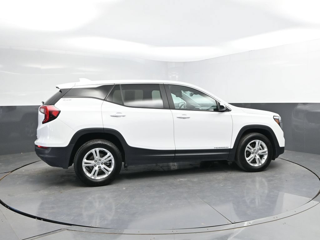Used 2024 GMC Terrain SLE AWD/4WD image 8