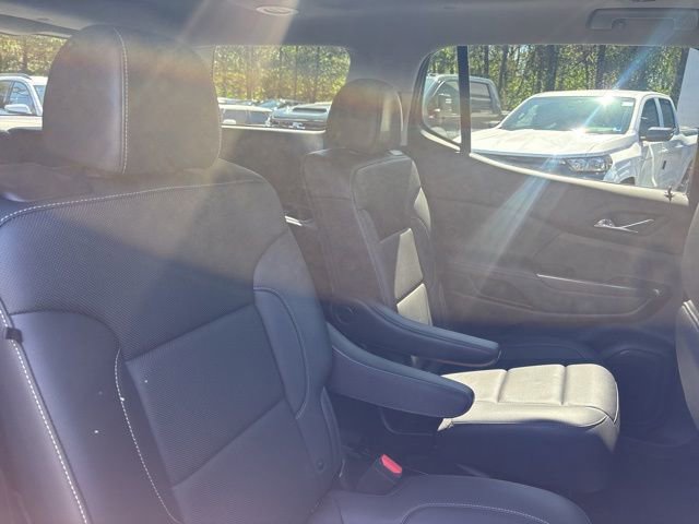 Used 2023 GMC Acadia SLT image 15