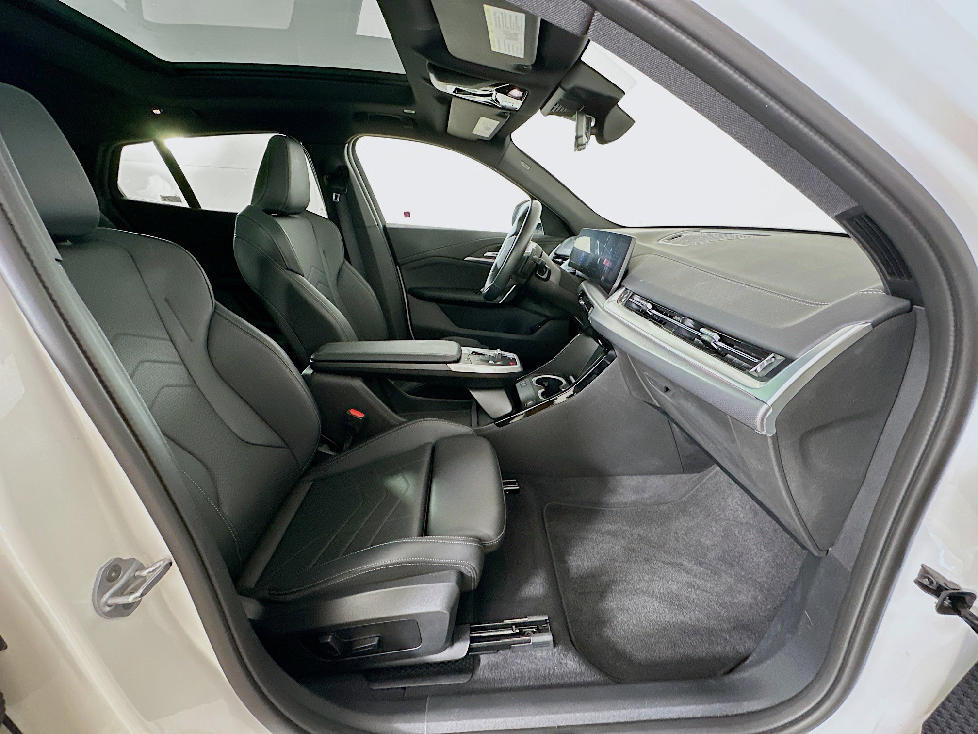 Used 2025 BMW X2 xDrive28i image 31