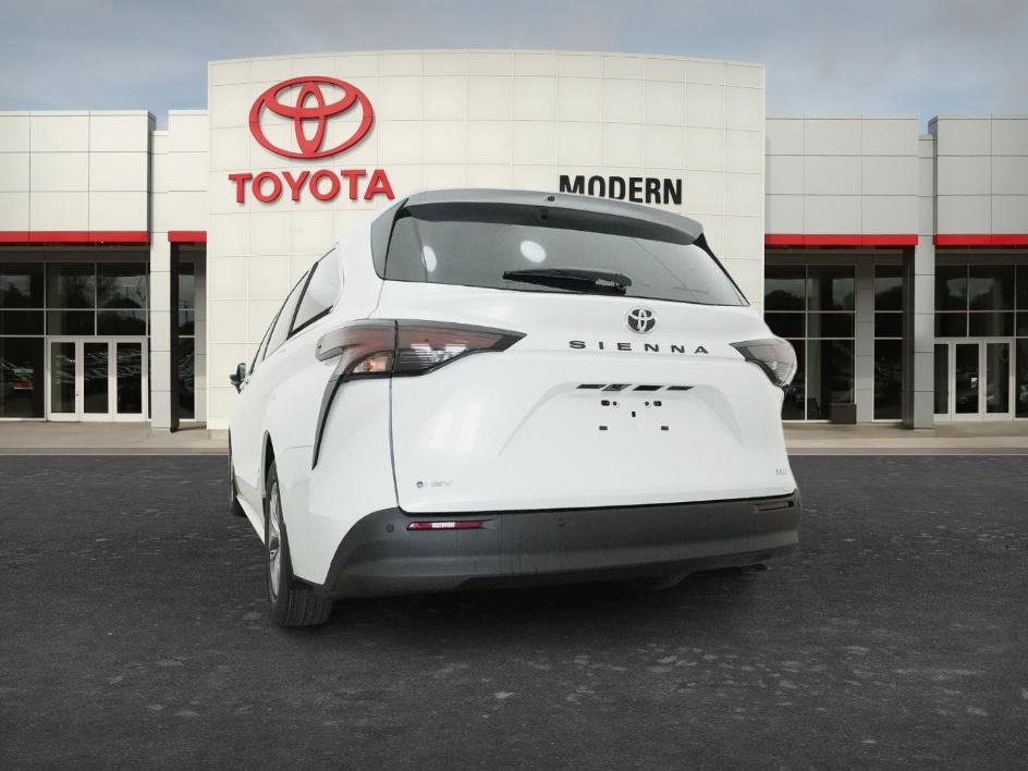 New 2026 Toyota Sienna XLE FWD image 5
