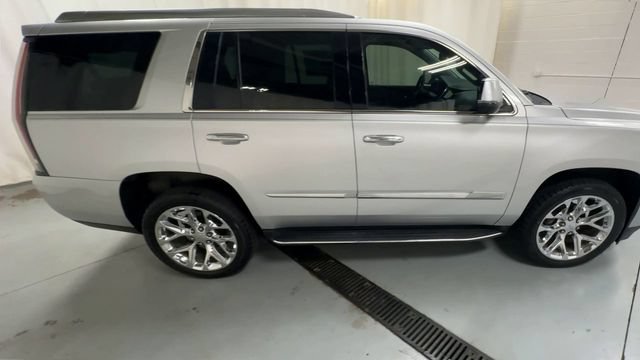 Used 2020 Cadillac Escalade Premium Luxury AWD/4WD image 9
