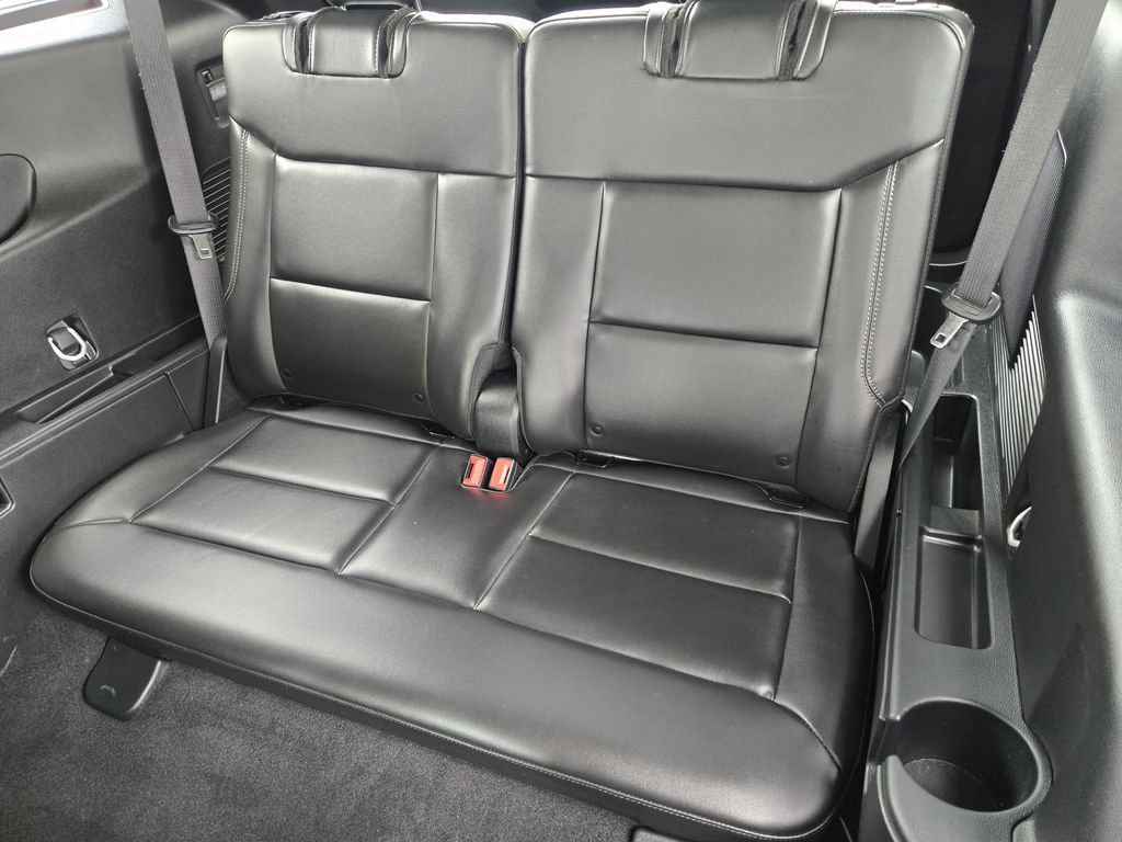 Used 2024 Ford Explorer XLT w/ Equipment Group 202A AWD/4WD image 28