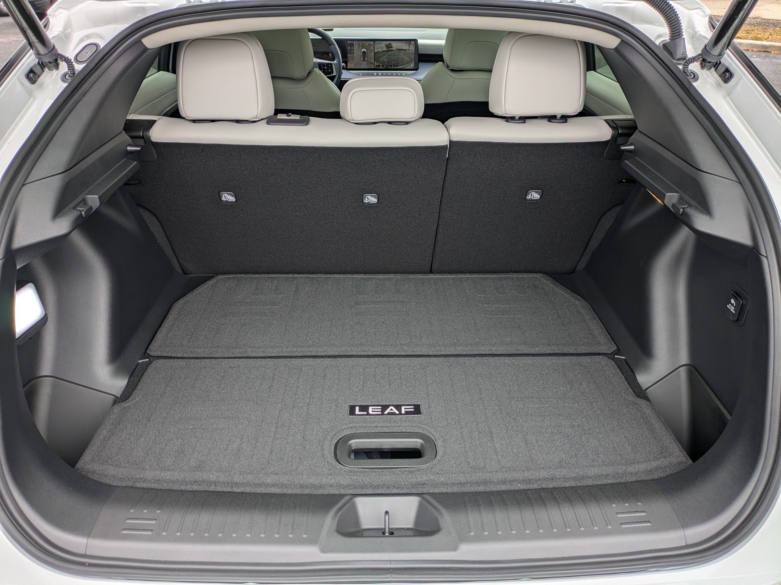 New 2026 Nissan Leaf Platinum+ w/ Cargo Package (Platinum+) image 13