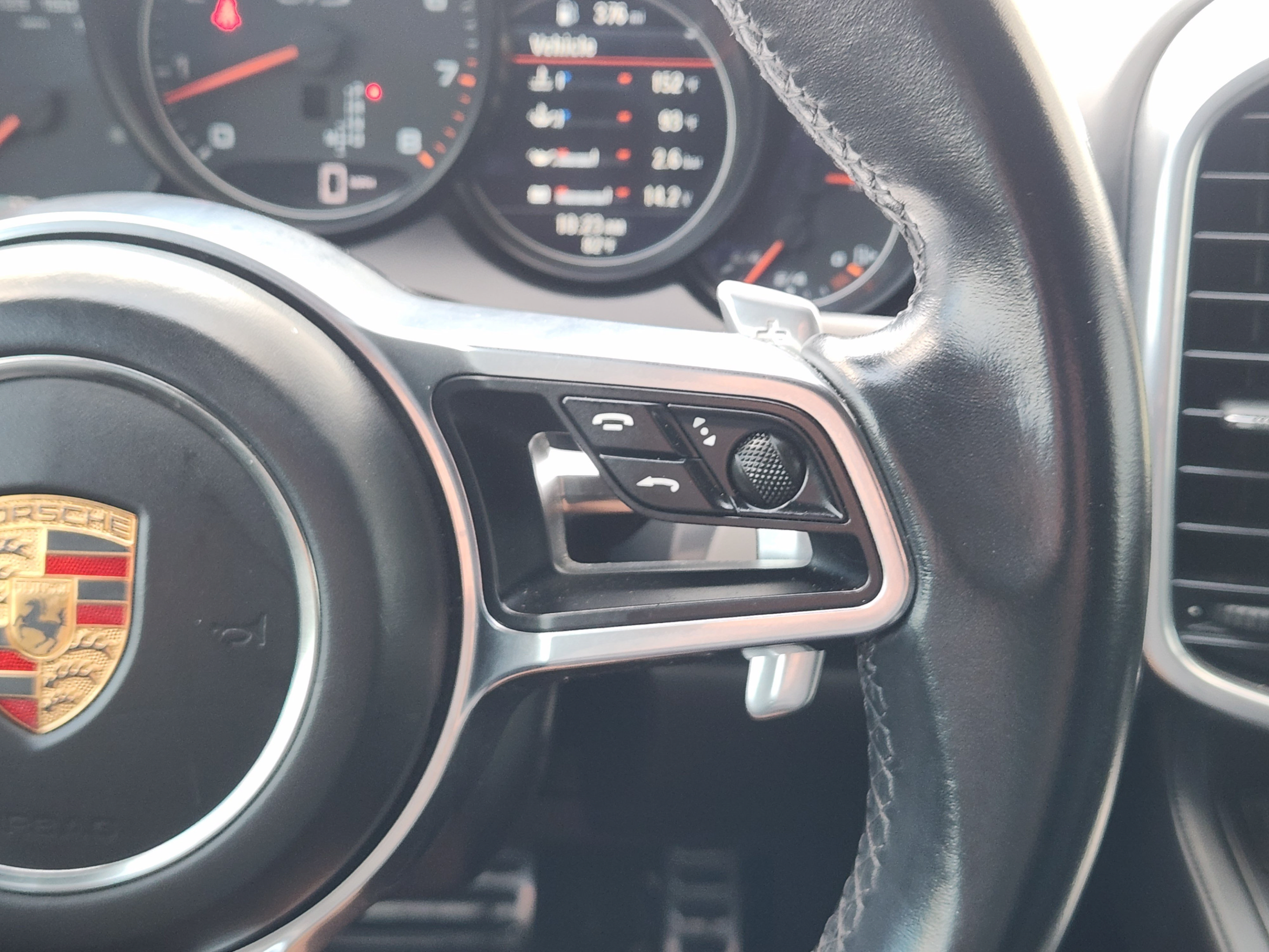 Used 2016 Porsche Cayenne GTS AWD/4WD image 25