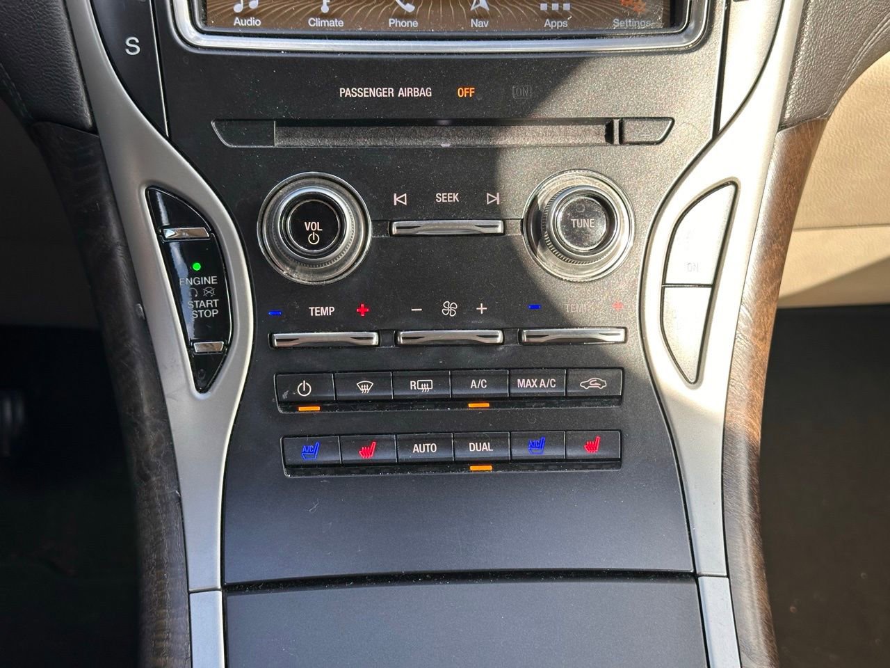 Used 2016 Lincoln MKX Reserve w/ Climate Package image 31