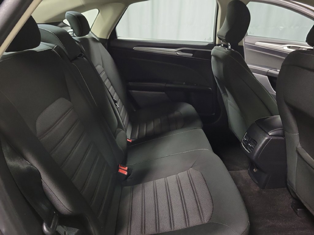 Used 2019 Ford Fusion SE FWD image 30