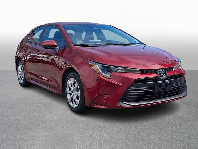 Used 2025 Toyota Corolla LE FWD image 3
