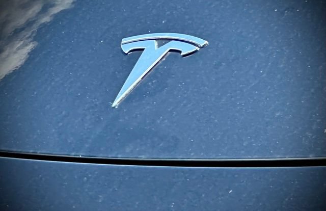 Used 2023 Tesla Model Y Performance AWD/4WD image 4