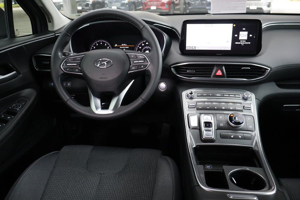 Used 2023 Hyundai Santa Fe SEL w/ Cargo Package AWD/4WD image 2