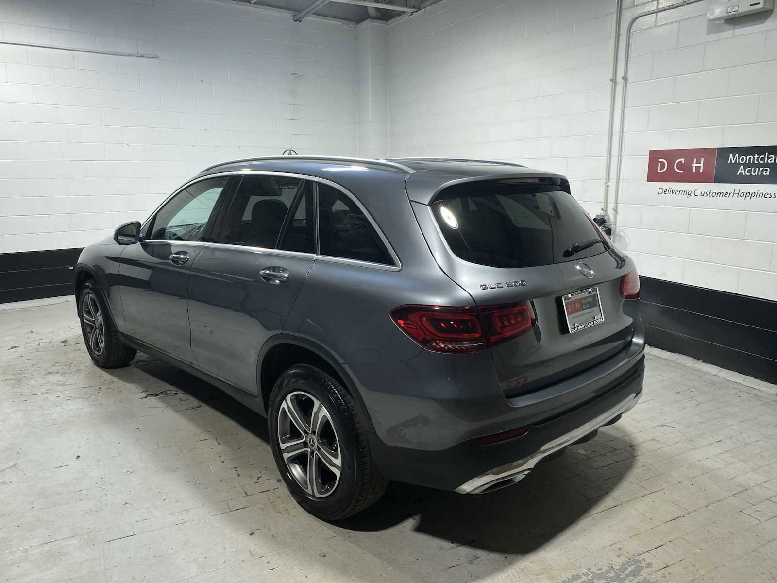 Used 2022 Mercedes-Benz GLC 300 4MATIC image 4