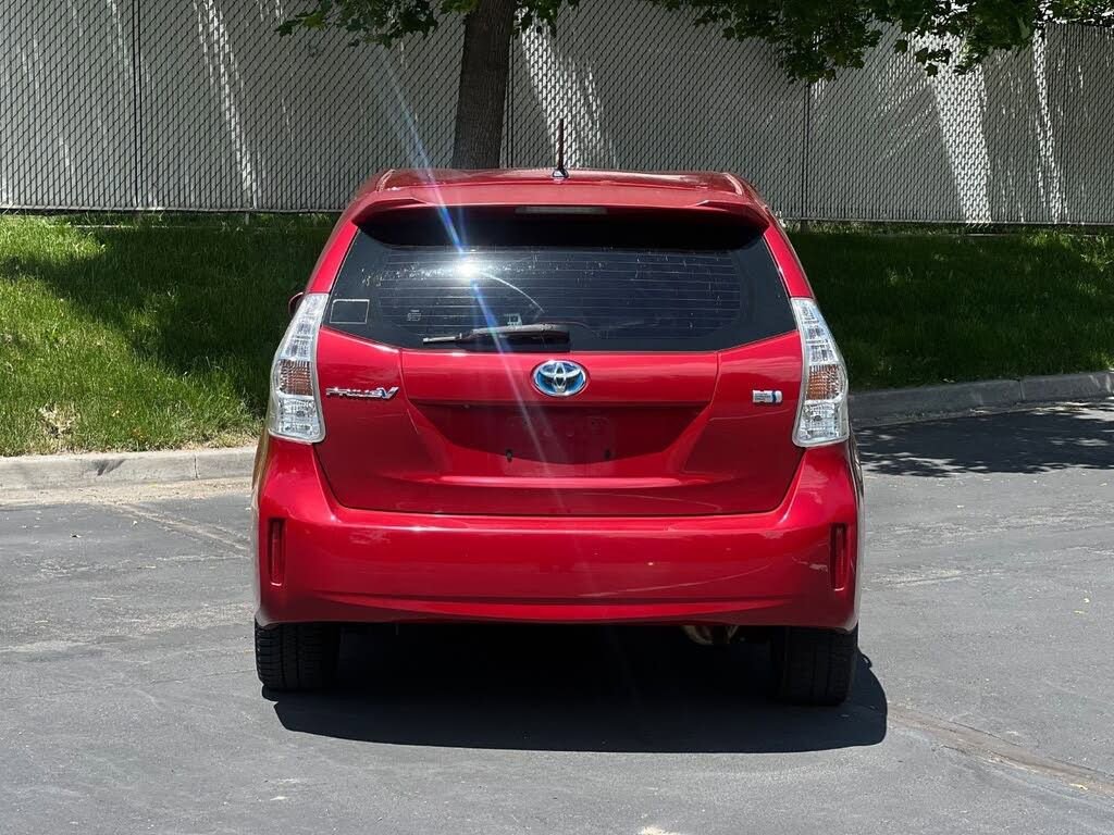 Used 2012 Toyota Prius V Two FWD image 4