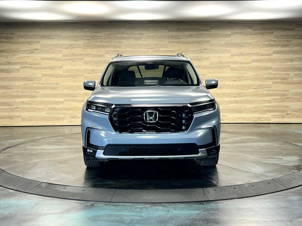 Used 2025 Honda Pilot Touring image 5