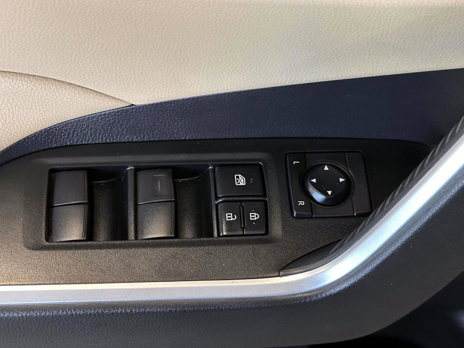 Certified 2020 Toyota RAV4 LE w/ All Weather Liner Package AWD/4WD image 10
