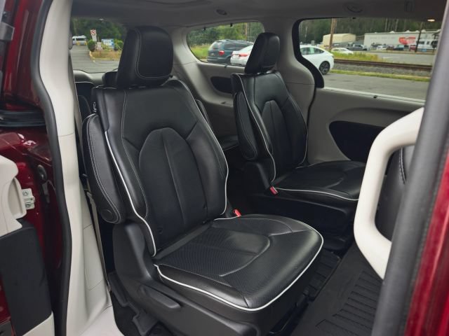 Used 2021 Chrysler Pacifica Limited FWD image 48