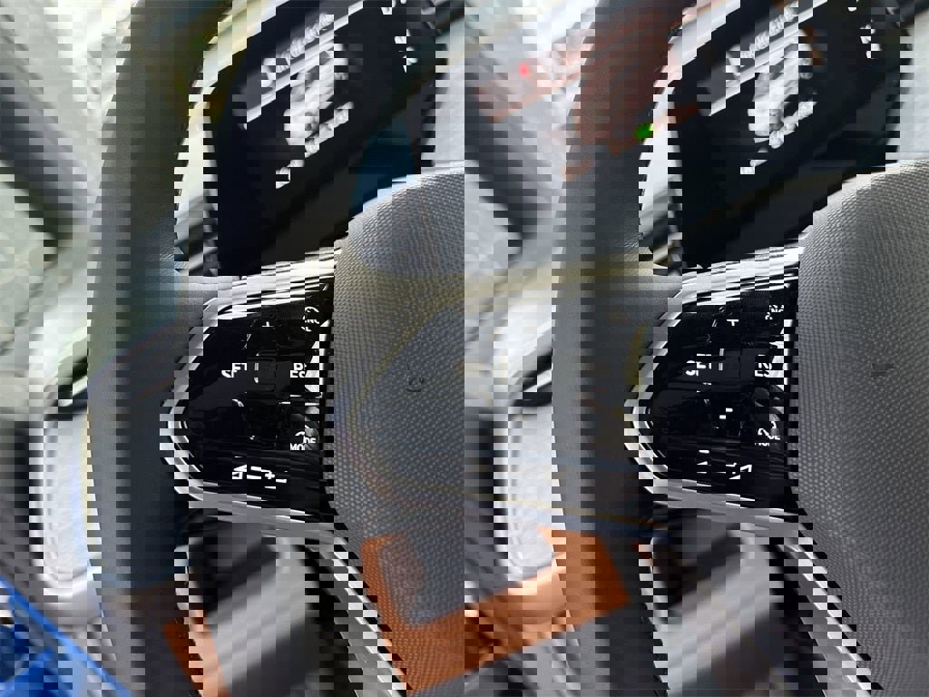 New 2025 Volkswagen ID. Buzz Pro S Plus image 20