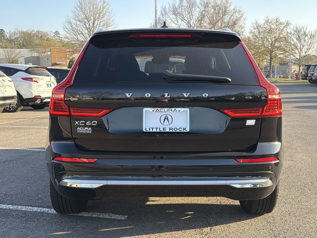 Used 2022 Volvo XC60 T8 Inscription image 4