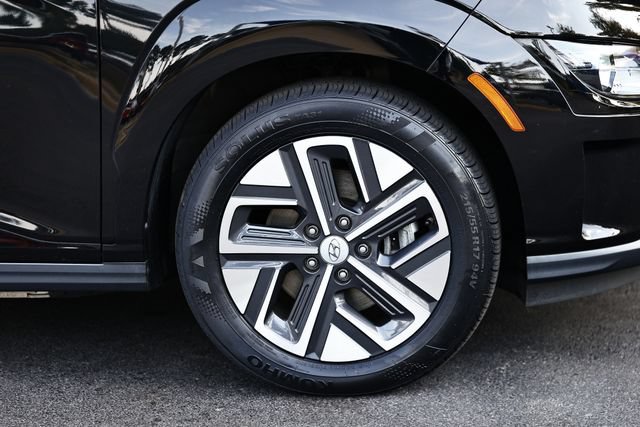 Used 2023 Hyundai Kona SE w/ Cargo Package FWD image 5