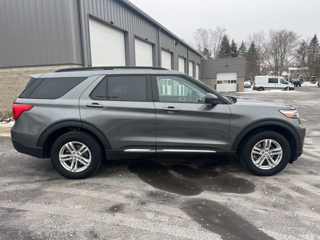 Used 2023 Ford Explorer XLT w/ Equipment Group 202A image 4