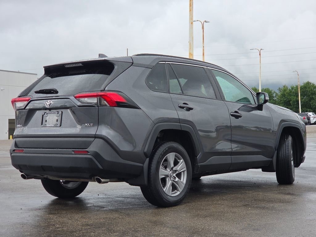 Used 2024 Toyota RAV4 XLE FWD image 21