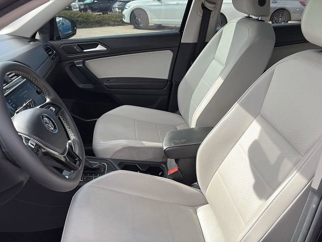 Used 2021 Volkswagen Tiguan SE w/ Panoramic Sunroof Package AWD/4WD image 10