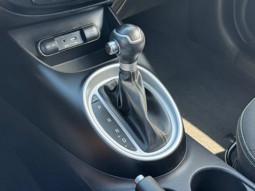 Used 2016 Kia Soul + FWD image 17