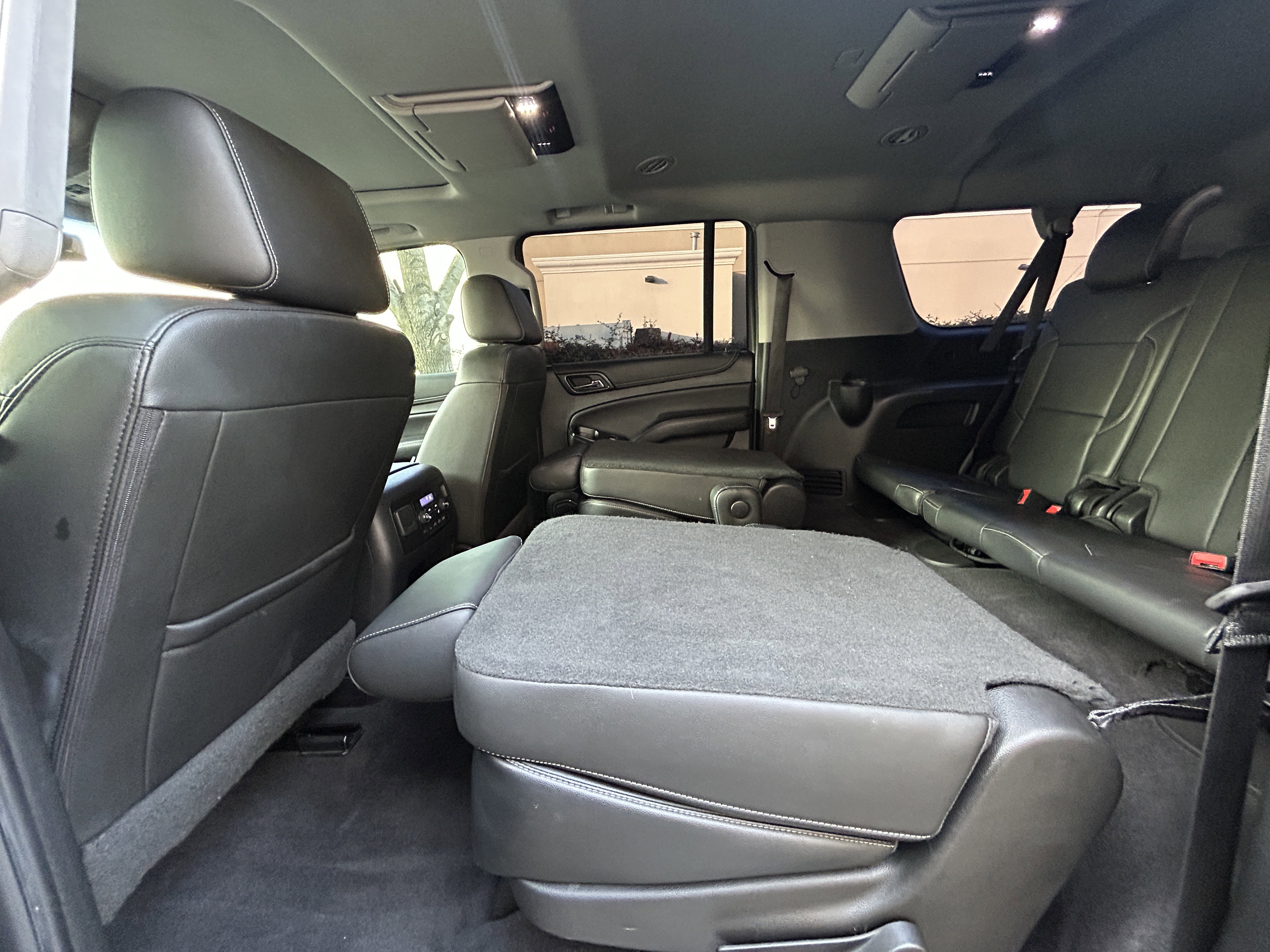 Used 2019 Chevrolet Suburban Premier image 36