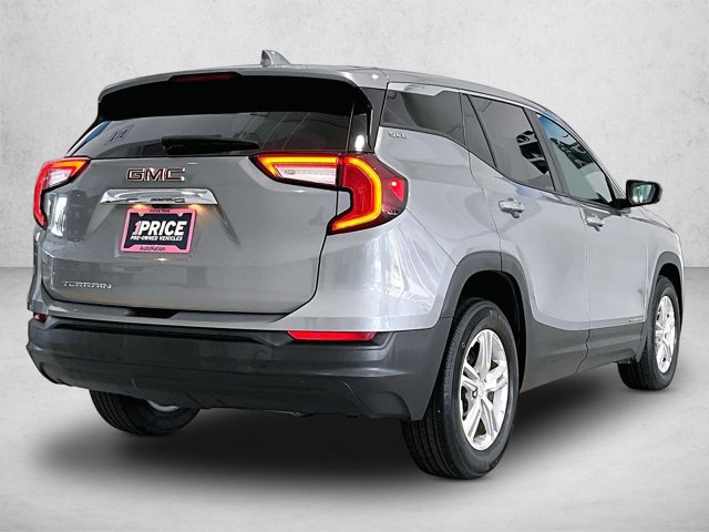 Used 2023 GMC Terrain SLE FWD image 2
