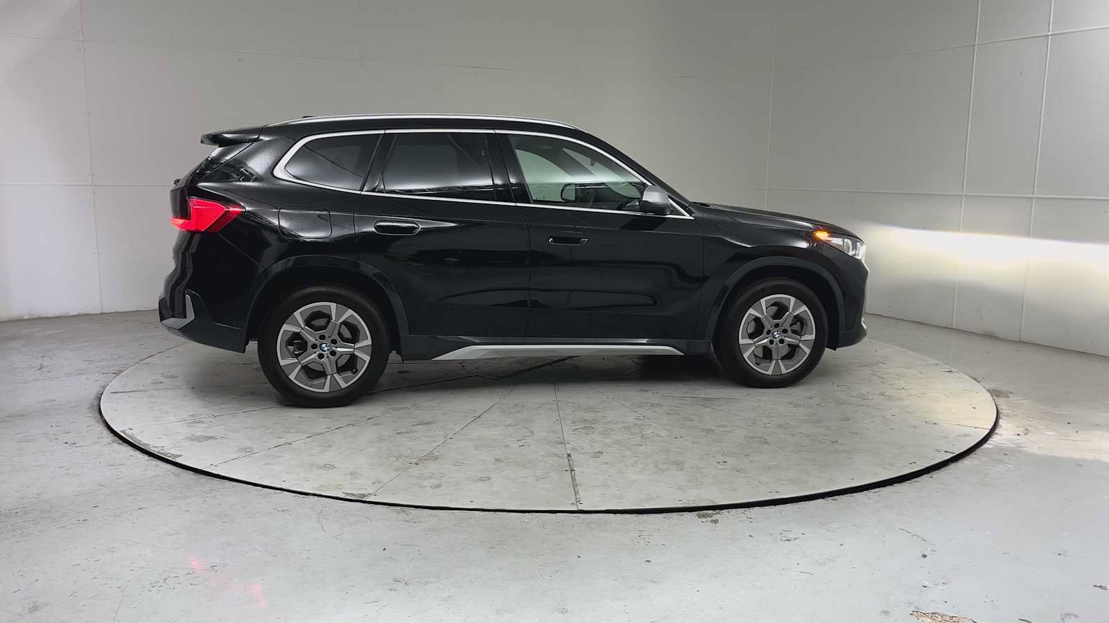 Used 2024 BMW X1 xDrive28i w/ Convenience Package AWD/4WD image 8