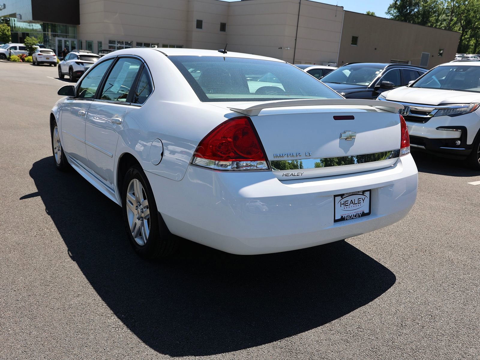 Used 2010 Chevrolet Impala LT w/ Luxury Edition Package FWD image 5