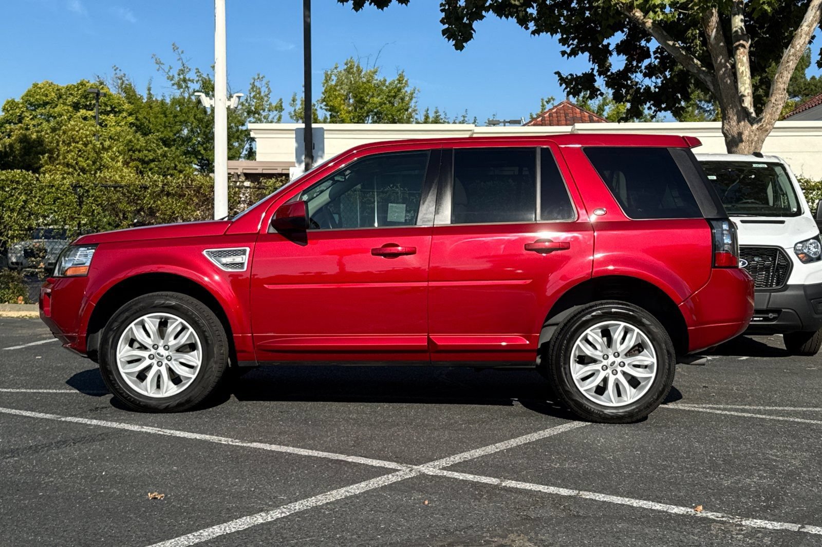Used 2013 Land Rover LR2 AWD/4WD image 7