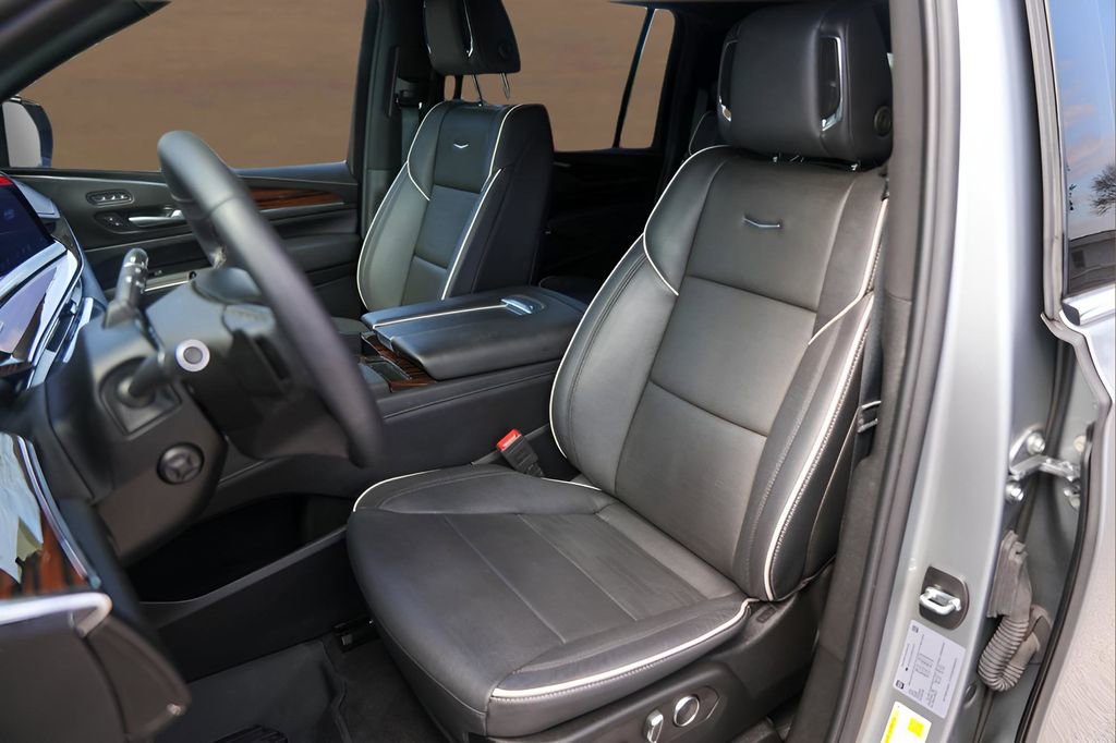 Used 2024 Cadillac Escalade ESV Premium Luxury w/ Performance Package image 7