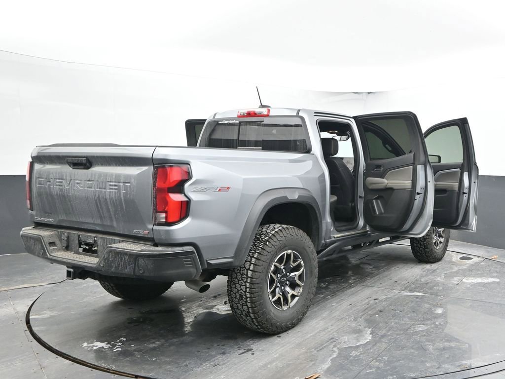 Used 2024 Chevrolet Colorado ZR2 w/ ZR2 Convenience Package III image 57