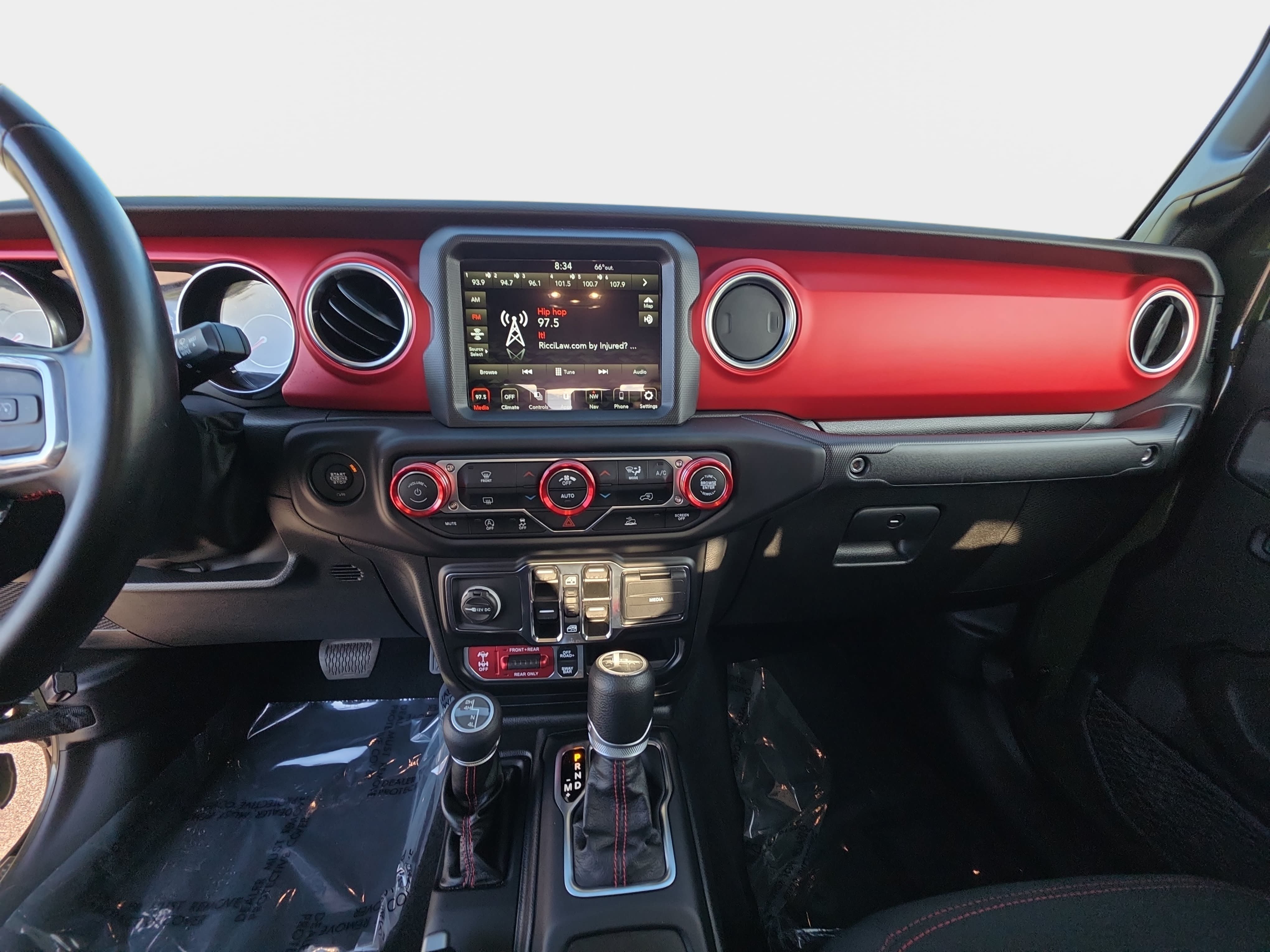 Used 2022 Jeep Gladiator Rubicon w/ Trailer Tow Package AWD/4WD image 18