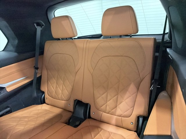 Certified 2024 BMW X7 xDrive40i w/ M Sport Package image 18