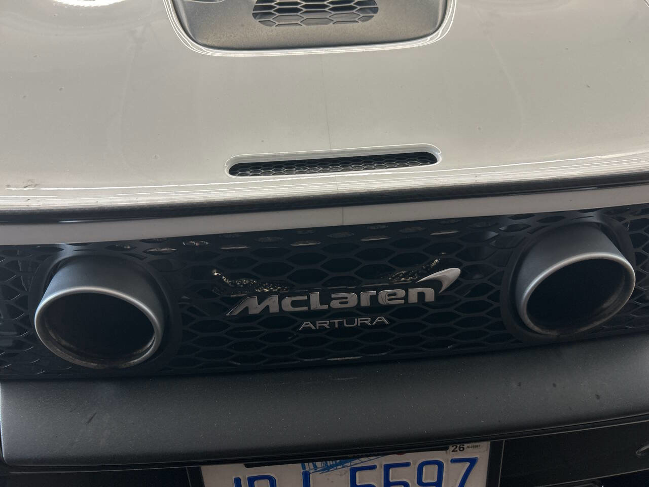 Used 2025 McLaren Artura Spider image 34