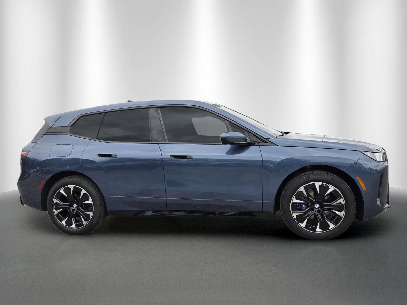 New 2026 BMW iX xDrive60 w/ M Sport Package AWD/4WD image 8