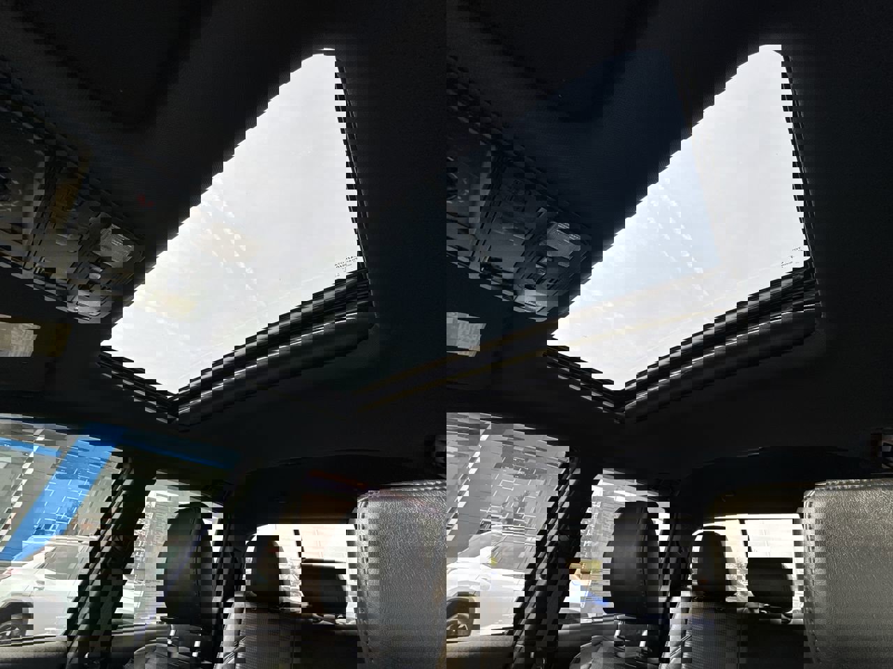 Used 2023 Toyota Tacoma TRD Off-Road w/ TRD Premium Off Road Package image 18