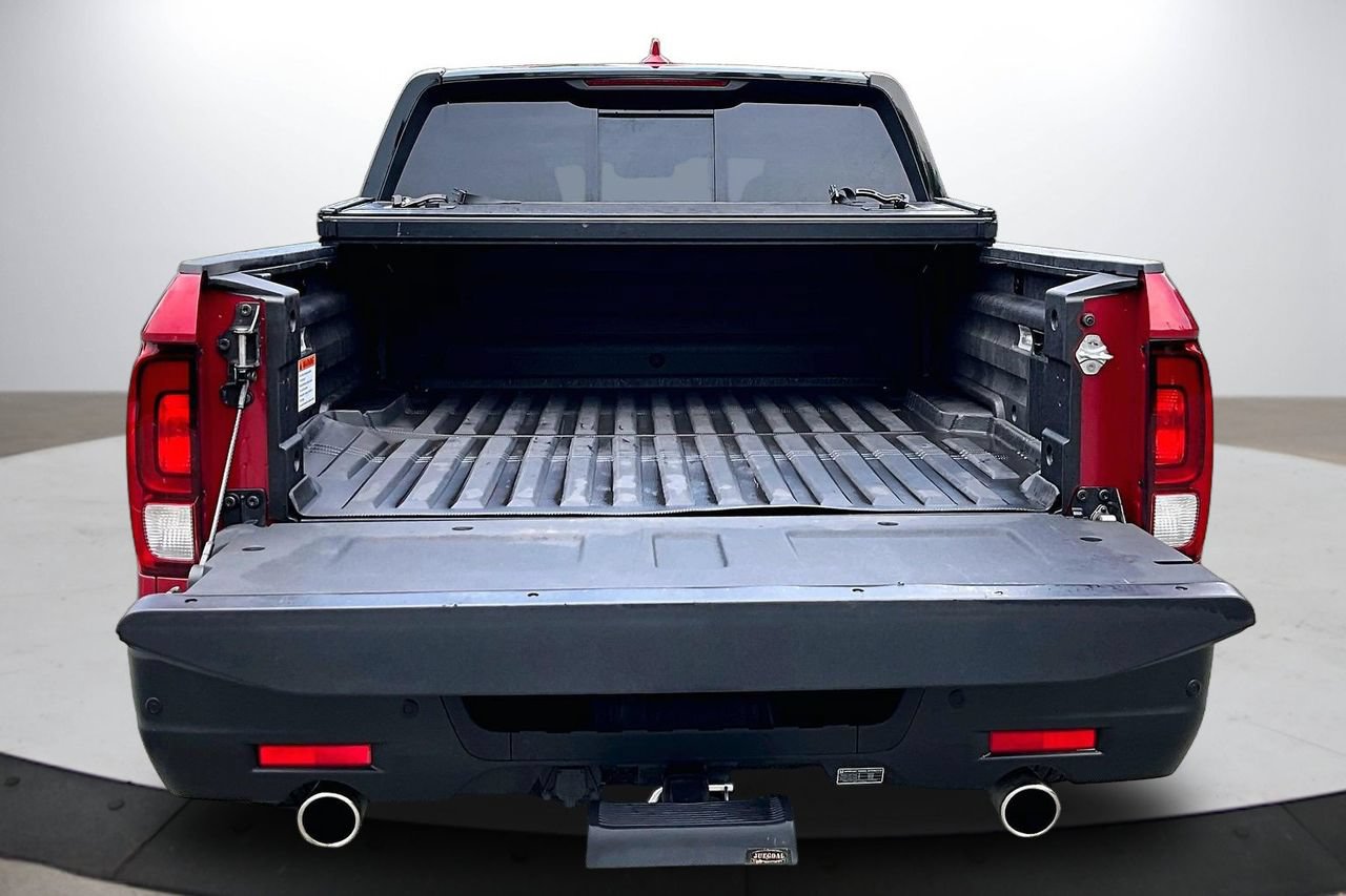 Used 2025 Honda Ridgeline Black Edition image 25